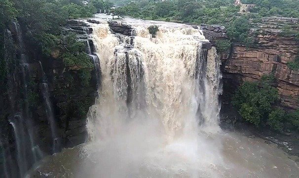 Dhua kund Waterfall